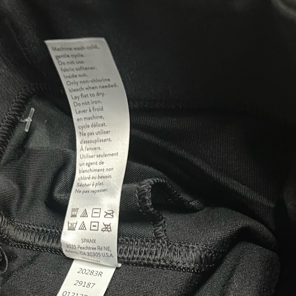 Spanx Women's Black Leather Like Jogger Rise High - Picture 17 of 17